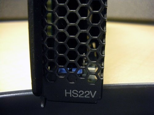 IBM 7871-G2U HS22V 1x E5620 QC 2.4GHz 12MB 4GB SAS RAID BladeCenter Server