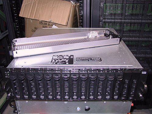Dell PowerVault MD1000 Storage Array Enclosure 15 x 1TB 7.2K SATA Hard Drives