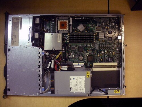 IBM 8676-61X x335 Server 2.4GHz 1P 1.5GB CD