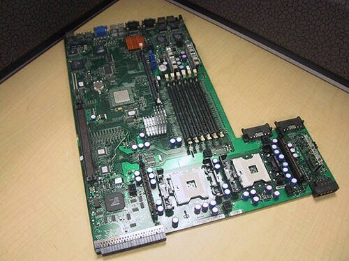 Dell PowerEdge 2650 System Board 533MHz FSB D4921 V4