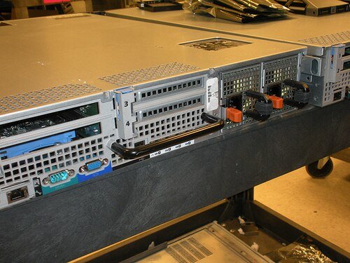 Dell PowerEdge R710 Server 2x 2.4GHz Quad-Core E5620 32GB 6x 300GB