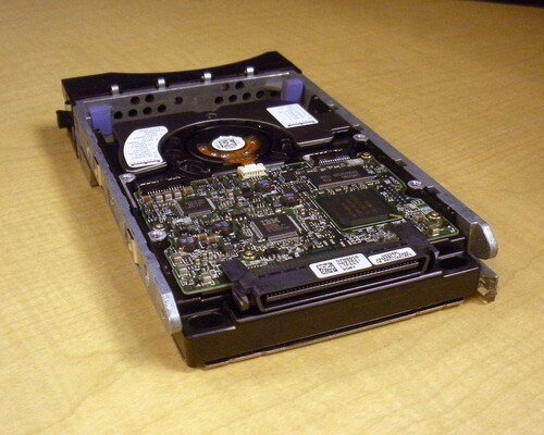 IBM 32P0731 146GB 10K U320 SCSI 3.5in Hard Drive w Tray