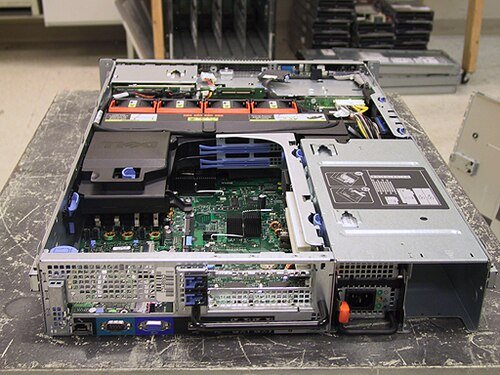 Dell PowerEdge 2950 - 2x 2.0GHz Dual-Core Intel Xeon 5130 CPUs, 4GB