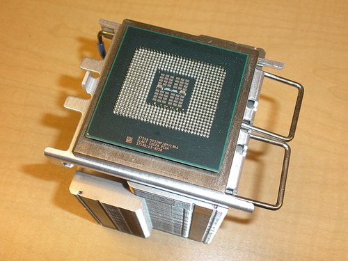 2.93GHz 8MB 1066MHz FSB Quad-Core Intel Xeon X7350 CPU Processor SLA67