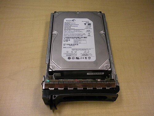 Dell UY042 Seagate ST3750640NS 750GB 7.2K RPM SATA 3Gbps 3.5in Hard Drive