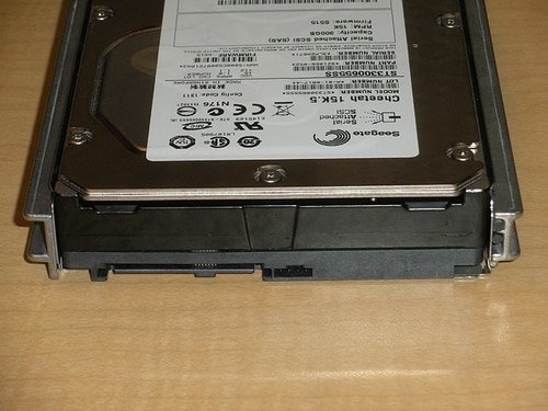 300GB 15K SAS 3.5 Hard Drive Dell GM251 Seagate ST3300655SS